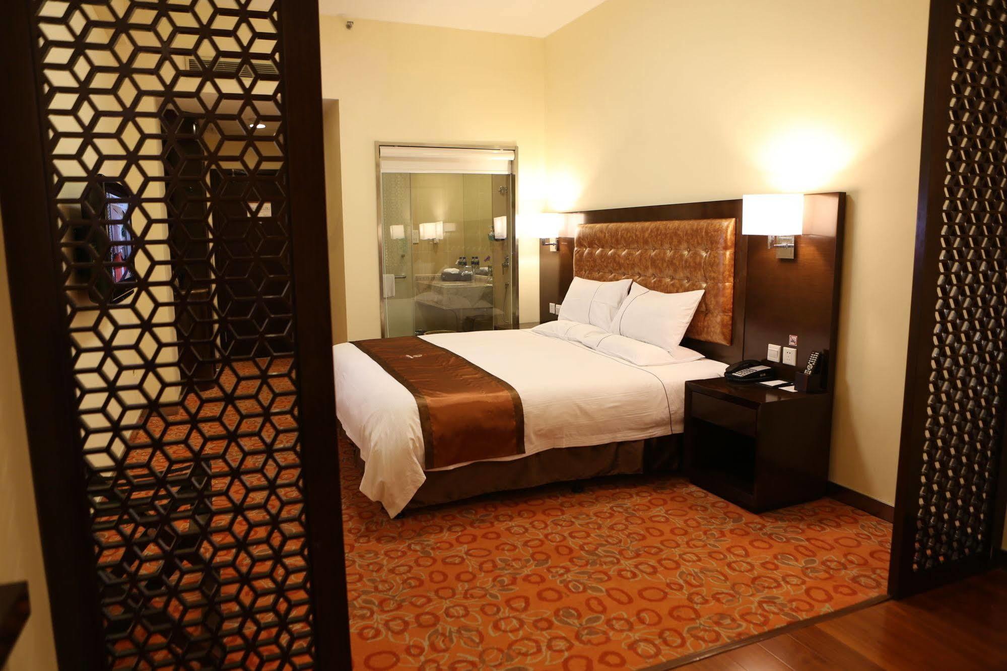Benjoy Hotel - Jinqiao Branch Шанхай Экстерьер фото