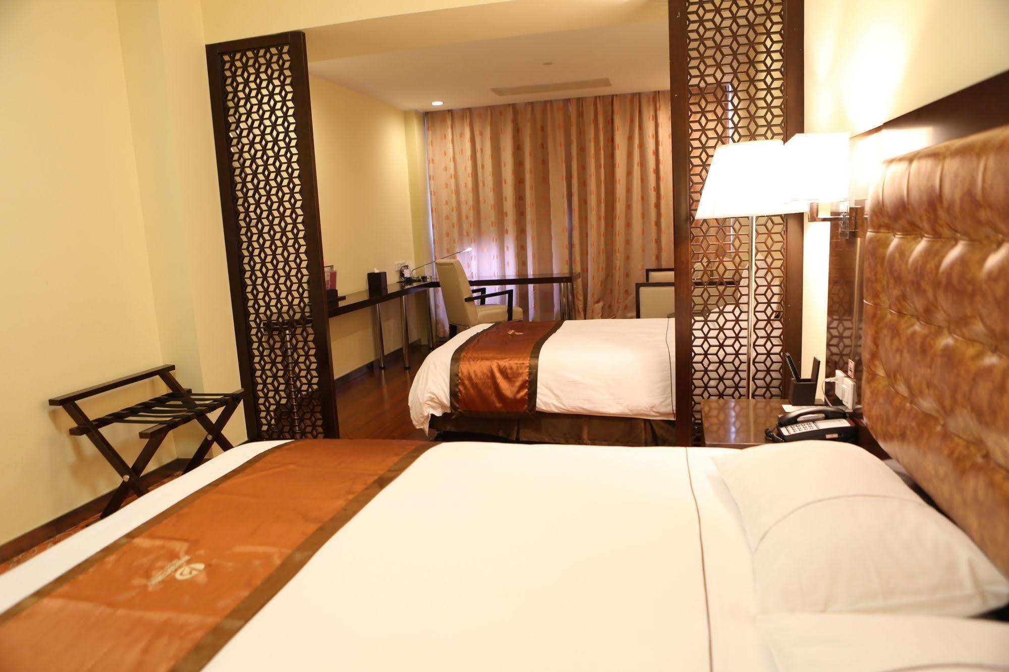 Benjoy Hotel - Jinqiao Branch Шанхай Экстерьер фото